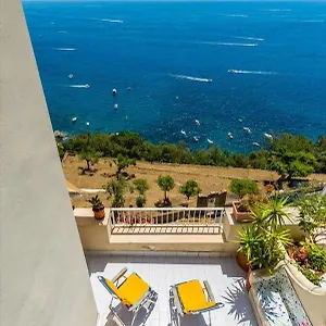 https://la-terrazza-amalfi.hotels-amalfi.com